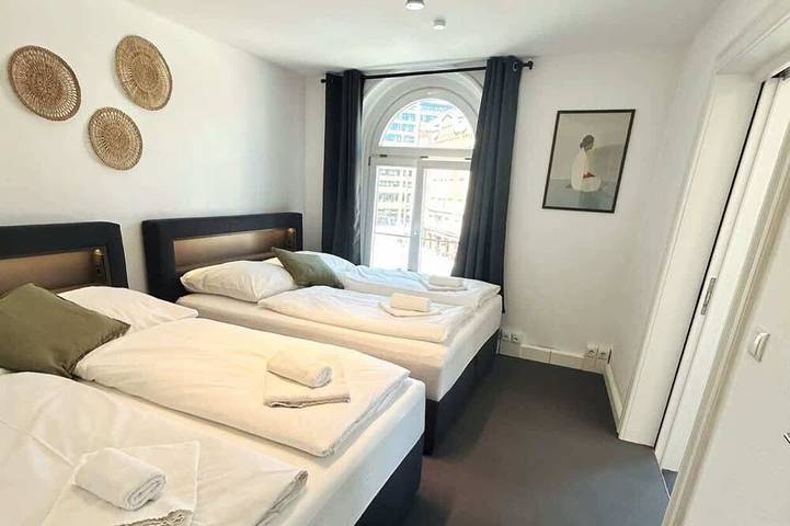 Ganze Wohnung, Modern 3-Bedroom near Alster Hamburg for up to 10 in Hamburg-Mitte, Hamburg