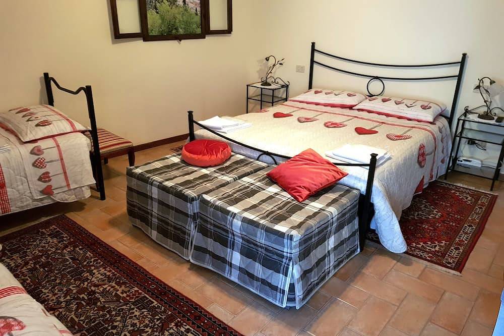 Casa María en las paredes de Asís in Asís, Provincia de Perugia