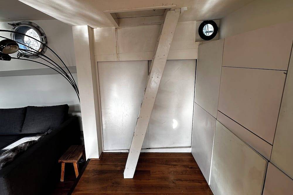 Exclusive: Luxury Houseboat in the Amstel River! in Dutch Coast