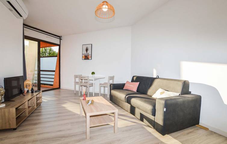 Apartamento vacacional entero, Encantador apartamento con piscina y terraza, cerca de la costa y del centro de la ciudad in Moriani-Plage, Francia