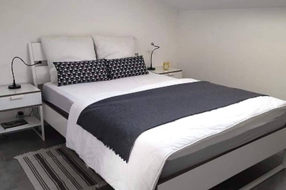Apartamento entero, Apartamento en un entorno auténtico con terraza privada y vista a la montaña in Ascain, Region de Bayona