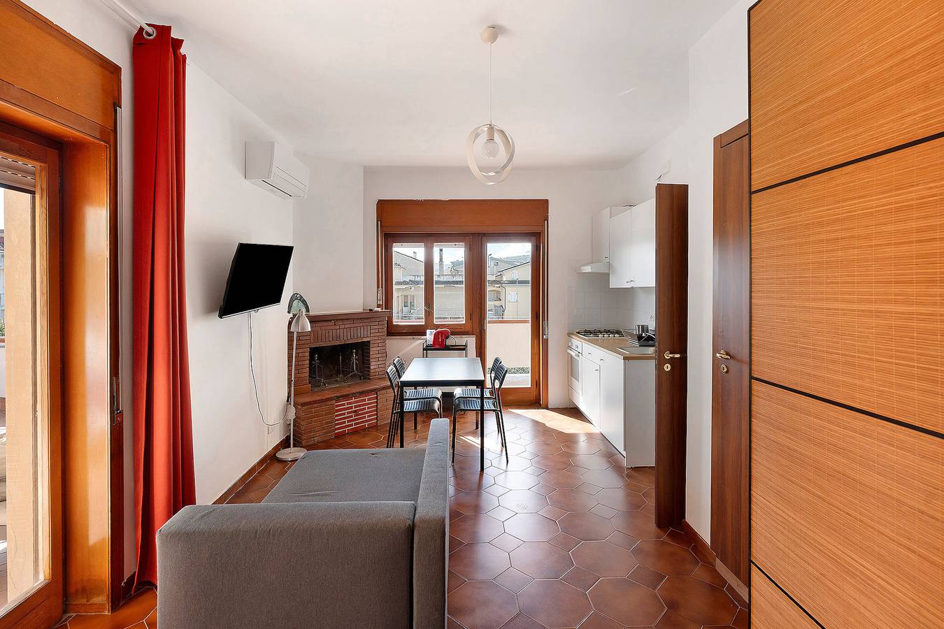 Apartamento entero, Apartamento 'Libeccio Vista Mare' con Vista al Mar, Wi-Fi y Aire Acondicionado in Agropoli, Cilento