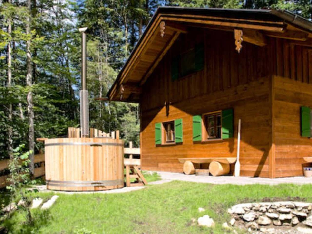 Ganze Ferienwohnung, Almhaus - Ferienhaus Webermohof - Exklusives Ferienhaus mit privatem Wellnessgarten in Rottach-Egern, Spitzingsee