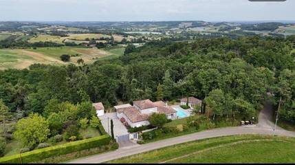 Cottage pour 2 personnes, avec jardin et piscine à Moissac