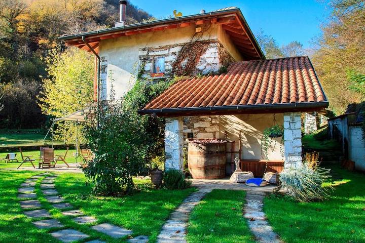Chambre d’hôte pour 3 personnes, avec Balcon ainsi que Terrasse et Jardin à Borgosesia