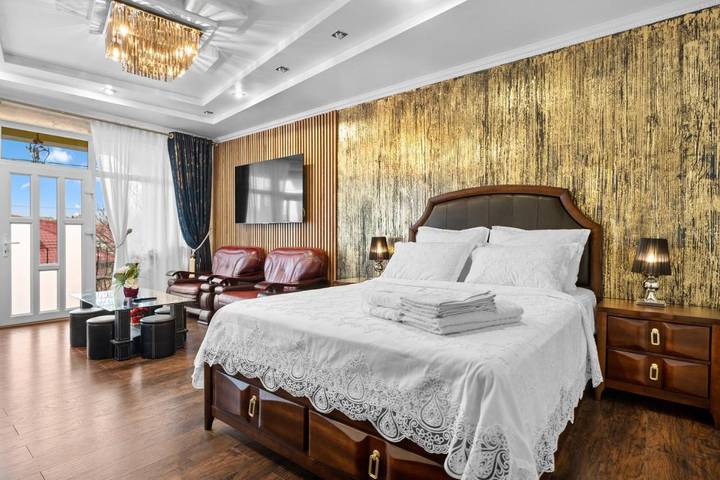 Villa per 25 persone, con Balcone e Terrazza nonché Giardino e Panorama a Bucarest