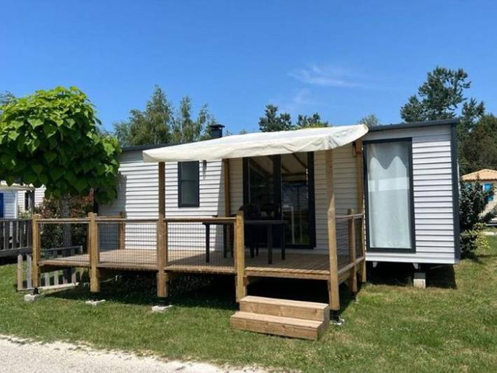Camping pour 4 personnes, avec piscine et terrasse