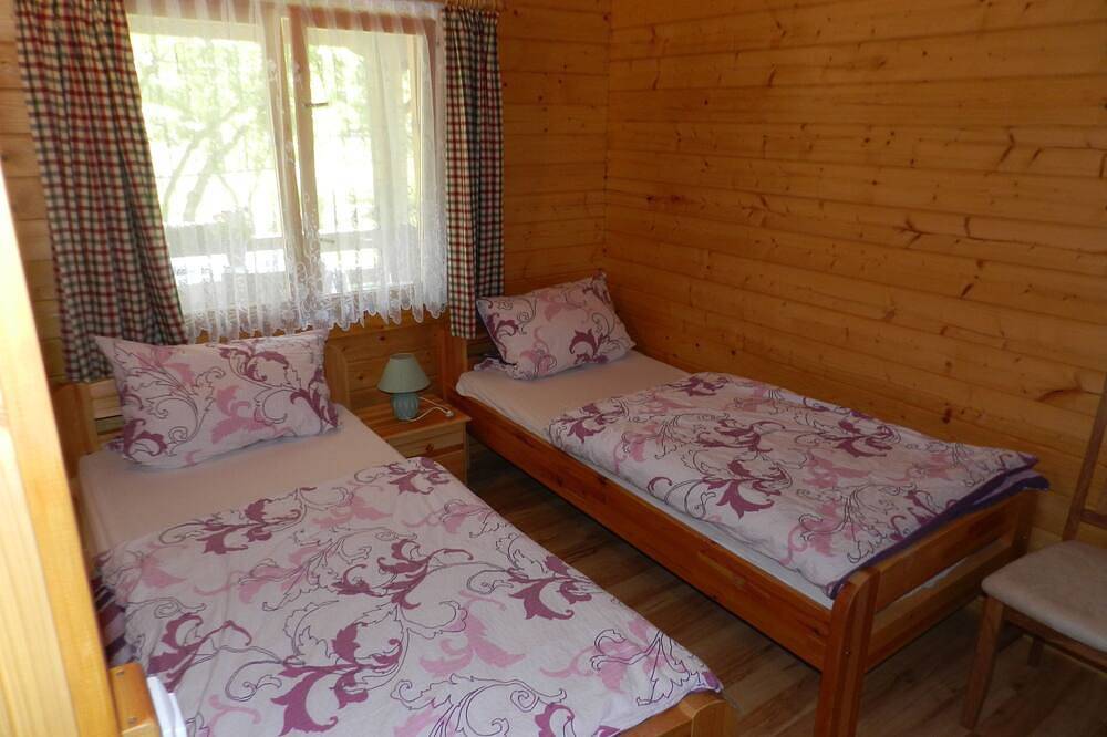 Gemütliches Ferienhaus für bis zu 6 Personen in direkter Wasserlage in Priborn, Müritz