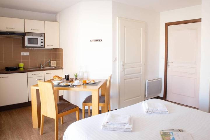 Appart’hôtel pour 2 personnes, avec Terrasse ainsi que Jardin et Sauna
