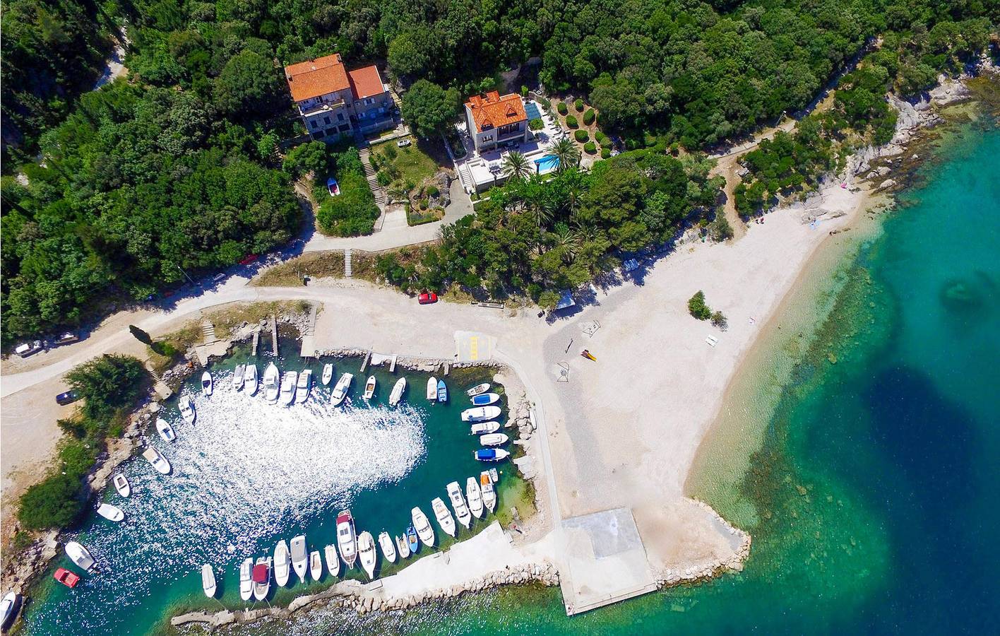 Apartment am Meer mit beheiztem Pool, in der Nähe des Copacabana-Strandes in Mandrač, Grad Dubrovnik