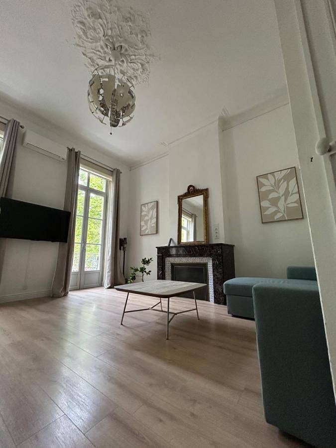 Gîte pour 6 personnes, avec vue et balcon dans Gare De Nimes - 3