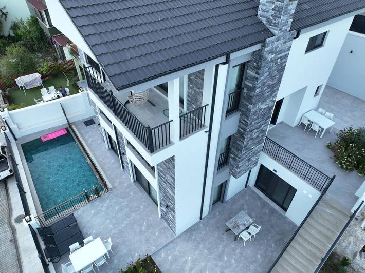 Villa für 10 Personen, mit Sauna und Terrasse sowie Ausblick und Pool, mit Haustier - 1