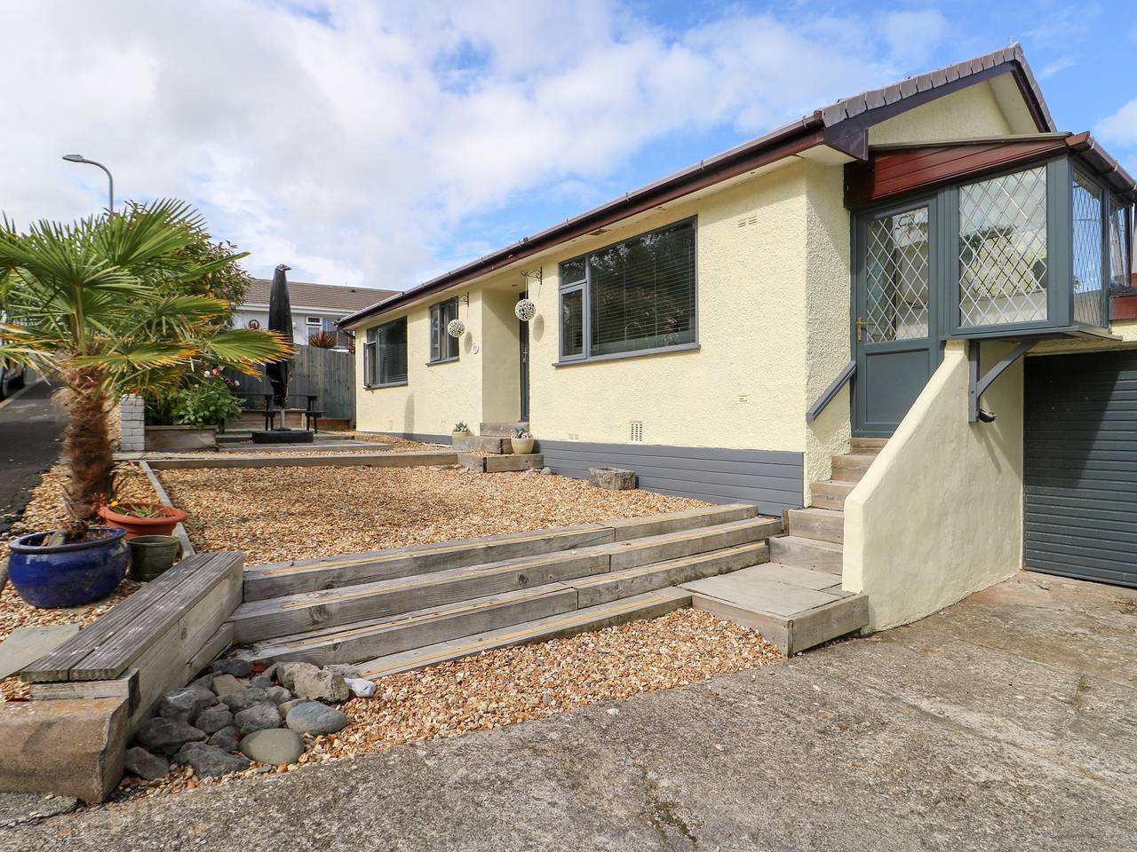 Daisy Cottage in Benllech, Isle of Anglesey