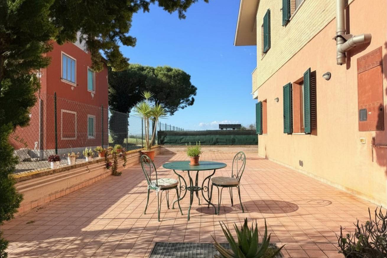 Geheel appartement, Vakantieappartement voor 4 personen met tuin in Camerano, Riviera del Conero