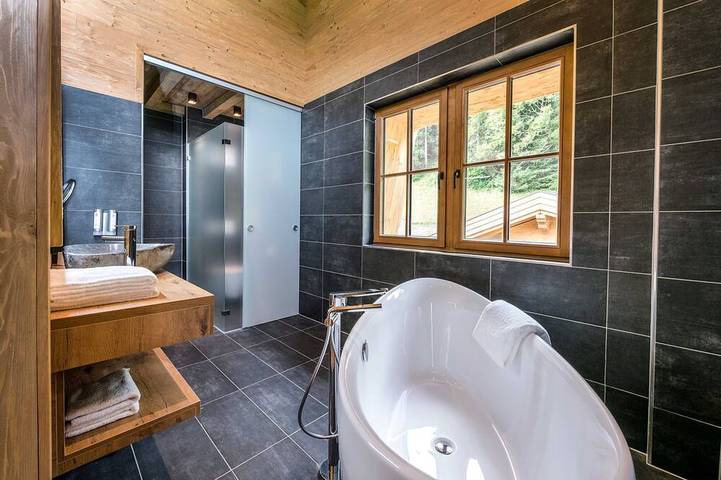 Ferienhaus für 8 Personen, mit Garten und Balkon sowie Pool in Schattwald - 4