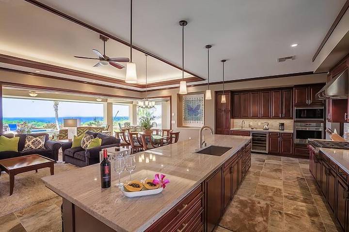 Villa for 6 people, with balcony/terrace and hot tub as well as pool on the Island of Hawaii