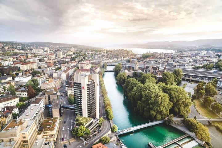 Hotel dla 4 osób, z Balkon i Sauna oraz Widok na jezioro i Widok w Bezirk Zürich