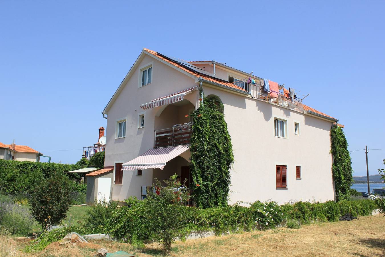 Ganze Wohnung, 1-Zimmer-Ferienwohnung mit Terrasse und Meerblick Kraj, Pasman A-8247-e in Ugrinici, Kraj