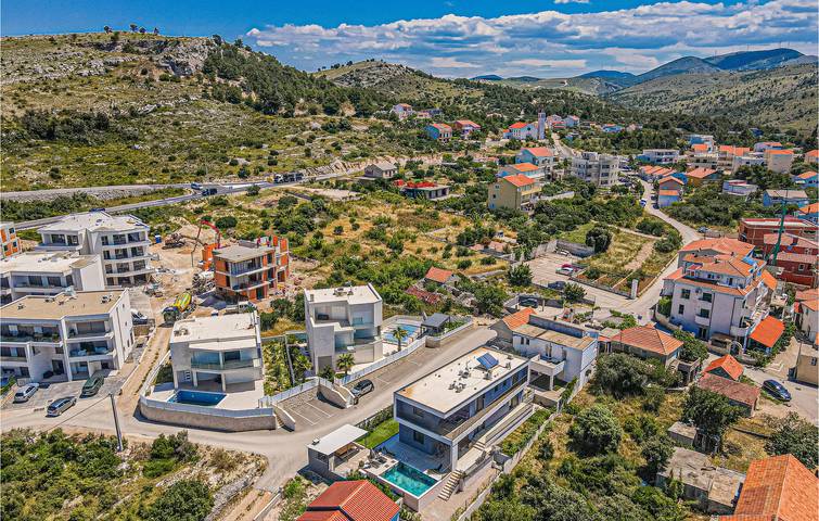 Location de vacances pour 8 personnes, avec terrasse et piscine à Zaboric - 3