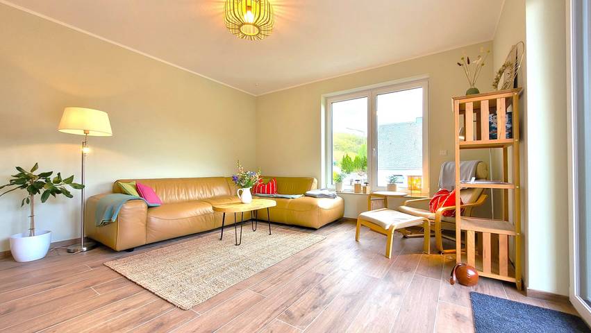 Ganze Wohnung, Ferienwohnung 'Gittas Paradiesperle' mit Balkon und Wi-Fi in Niederdreisbach, Altenkirchen & Umgebung