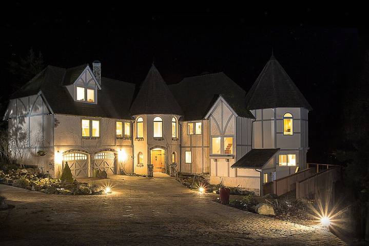 Castle for 16 people, with sauna and yard in Orcas Island