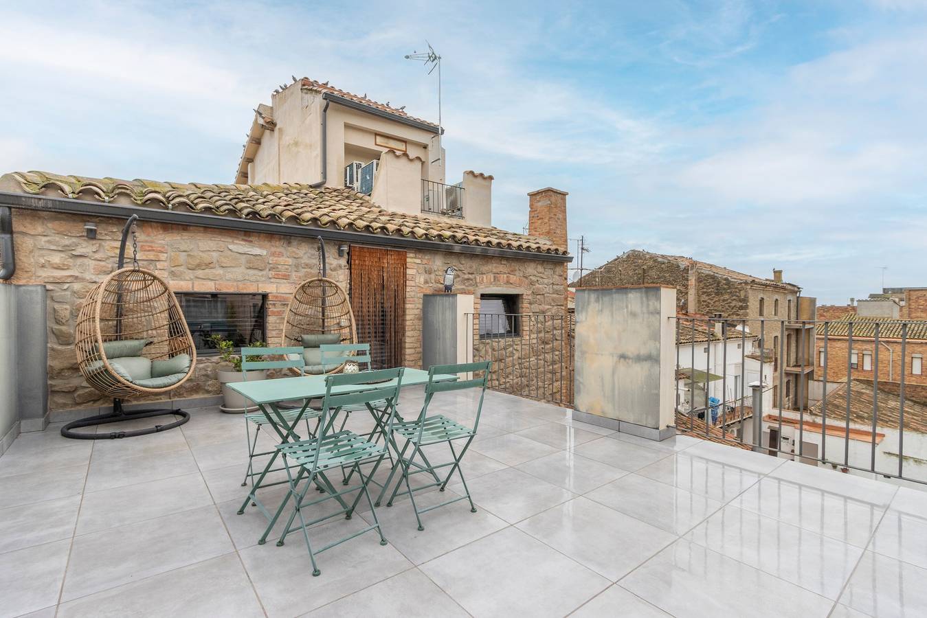 Apartamento entero, Apartamento 'Àtic 1' con terraza privada, Wi-Fi y aire acondicionado in Balaguer , Noguera