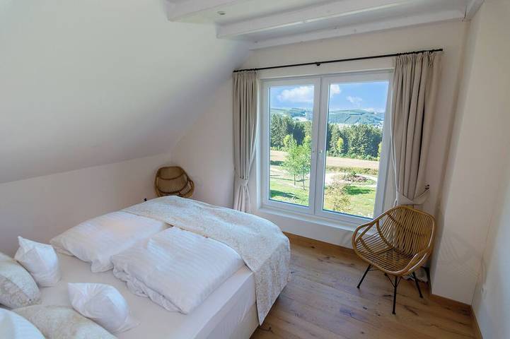 Chalet für 4 Personen, mit Whirlpool und Sauna sowie Pool in Schmallenberg - 3