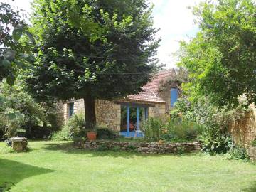 Maison de vacances pour 2 personnes, avec piscine ainsi que jacuzzi et jardin, animaux acceptés en Dordogne