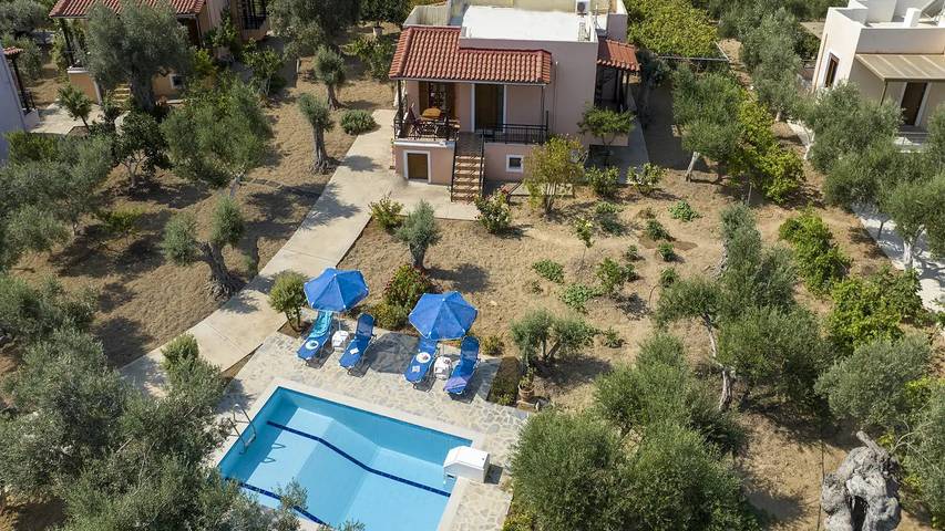 Ferienhaus für 5 Personen, mit Whirlpool und Garten sowie Pool