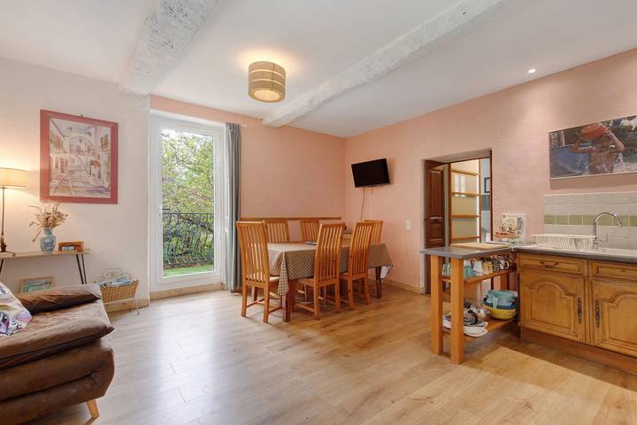 Gîtes de la Soulondre: casa vacacional con vistas a la montaña, piscina compartida y Wi-Fi in Lodève, Región de Lodève
