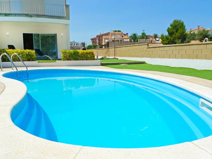 Casa de vacaciones para 8 personas, con jardín y vistas además de piscina y balcón - 1