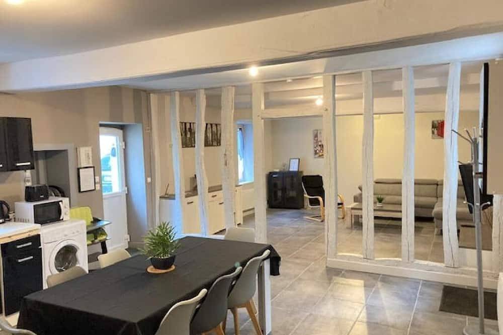 A&J Family -Logement 8 pers. à Neuvy, Jardin Privé in Neuvy-sur-Loire, Vallée de la Loire