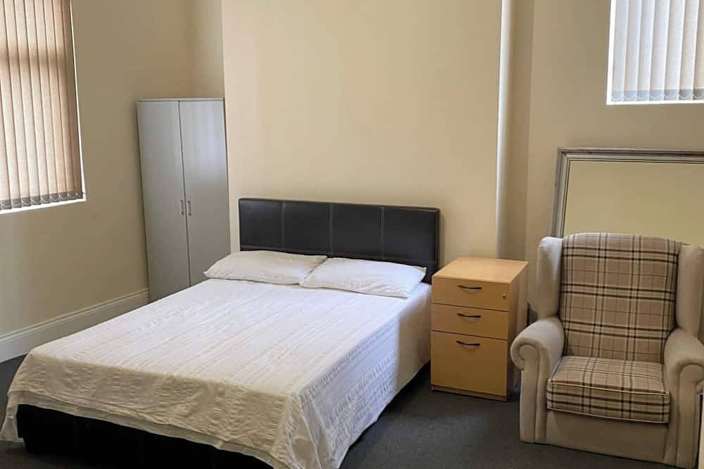 6 Bed - 5 Bath - Sleeps 6 - Free Parking in Bolton, Greater Manchester