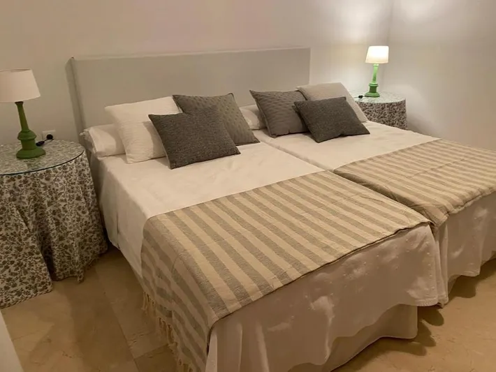 Hotel para 3 personas, con jardín y terraza - 1