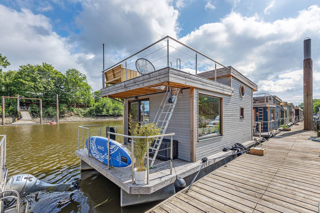 Bateau "Hausboot Off - Ort Zum Abschalten" avec terrasse privée et Wi-Fi in Harburg (Hambourg), Hambourg