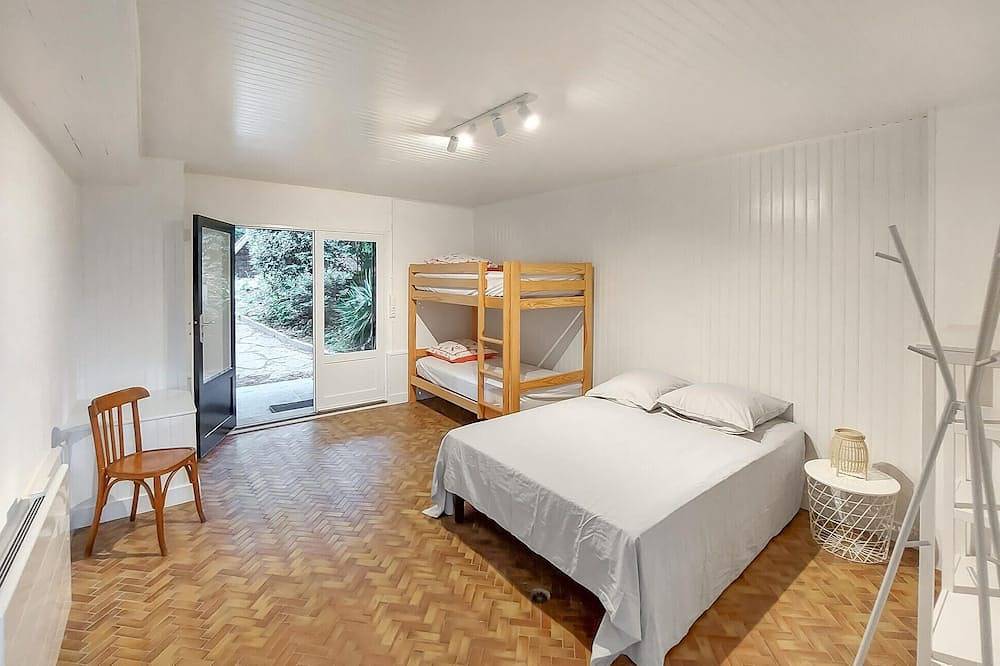 Gorgeous home in Lege-Cap-Ferret with Wifi in Lège-Cap-Ferret, Région d'Arcachon