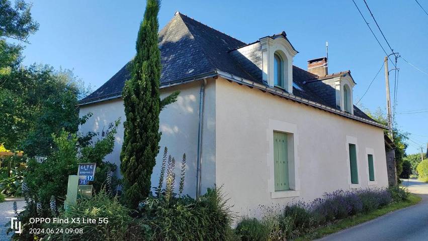 Location de vacances pour 9 personnes, avec terrasse et jardin à Denée - 2