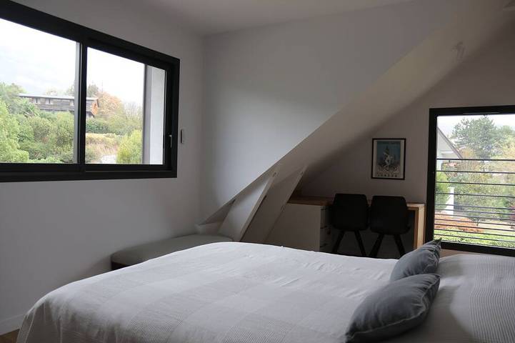 Location de vacances pour 13 personnes, avec jardin et balcon dans Golf Club du Lac d'Annecy - 2