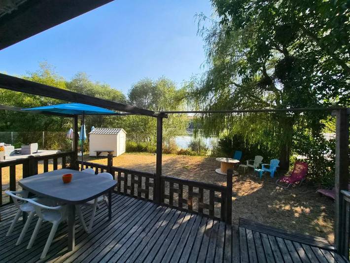 Camping pour 4 personnes, avec Terrasse et Jardin ainsi que Piscine et Vue