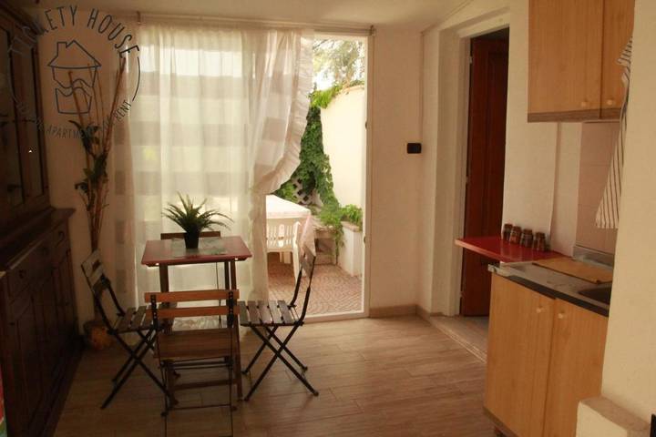 Gîte pour 5 personnes, avec jardin dans Torre a Mare - 2