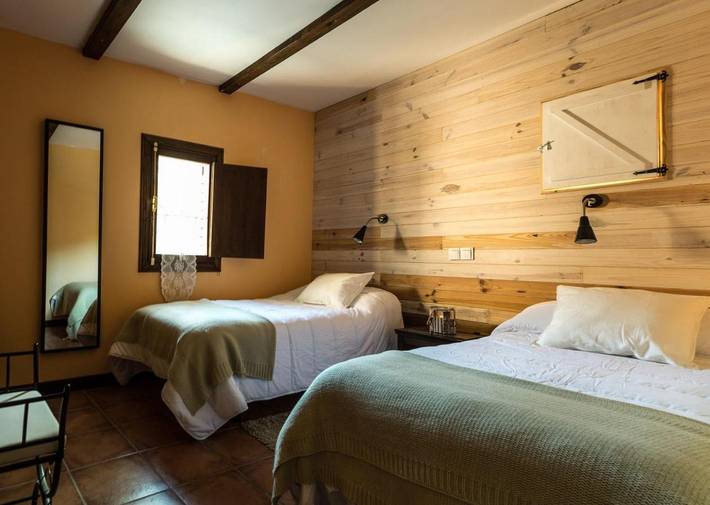 Hotel para 2 personas, con terraza y vistas además de jardín y piscina en El Tiemblo - 2