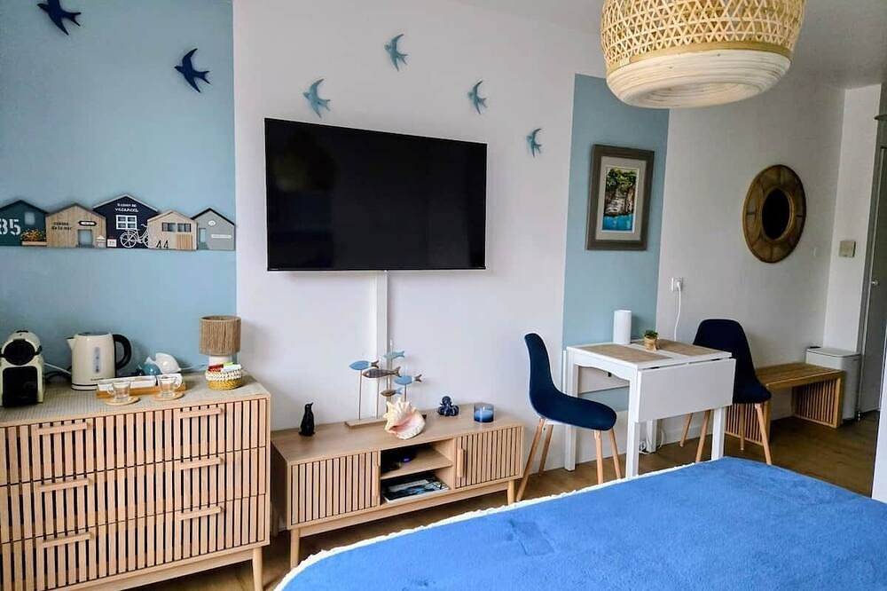 Appartement entier, \"Studio Bleu\": esprit bord de mer in Éguilles, Côte méditerranéenne (France)