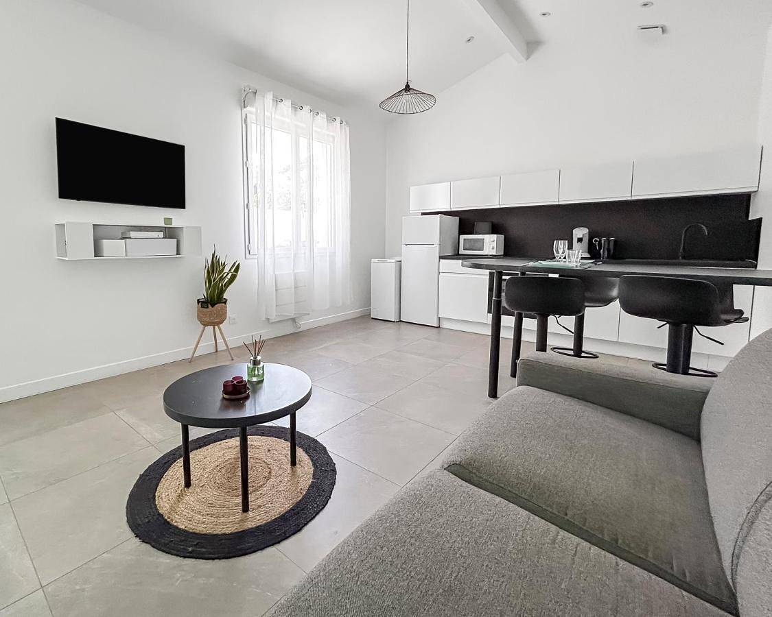 Appartement entier, One-Bedroom Apartment in Cenon, Région de Bordeaux
