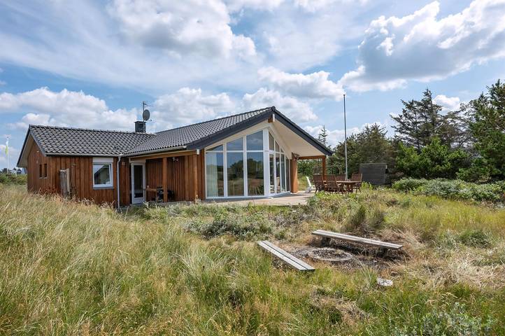Ferienhaus für 8 Personen, mit Whirlpool und Terrasse sowie Sauna in Grønhøj Strand