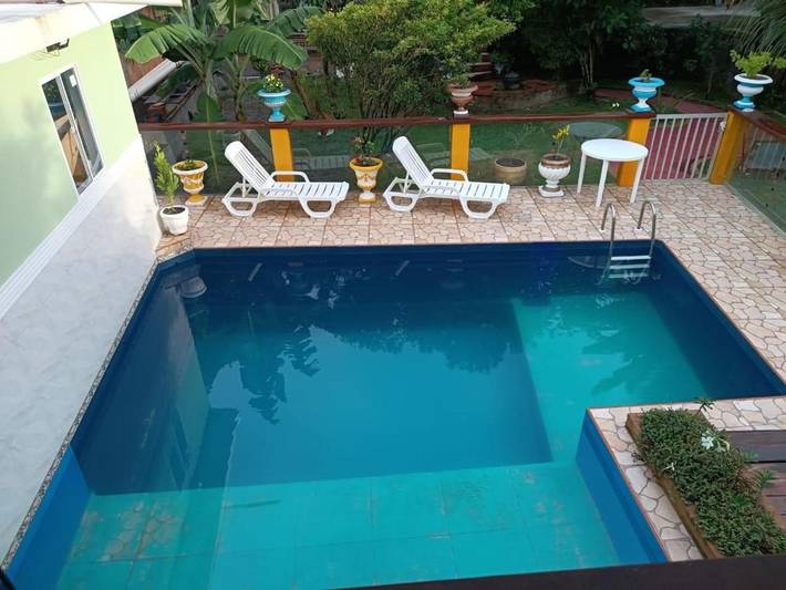 Appartement de vacances pour 5 personnes, avec piscine ainsi que vue et jardin