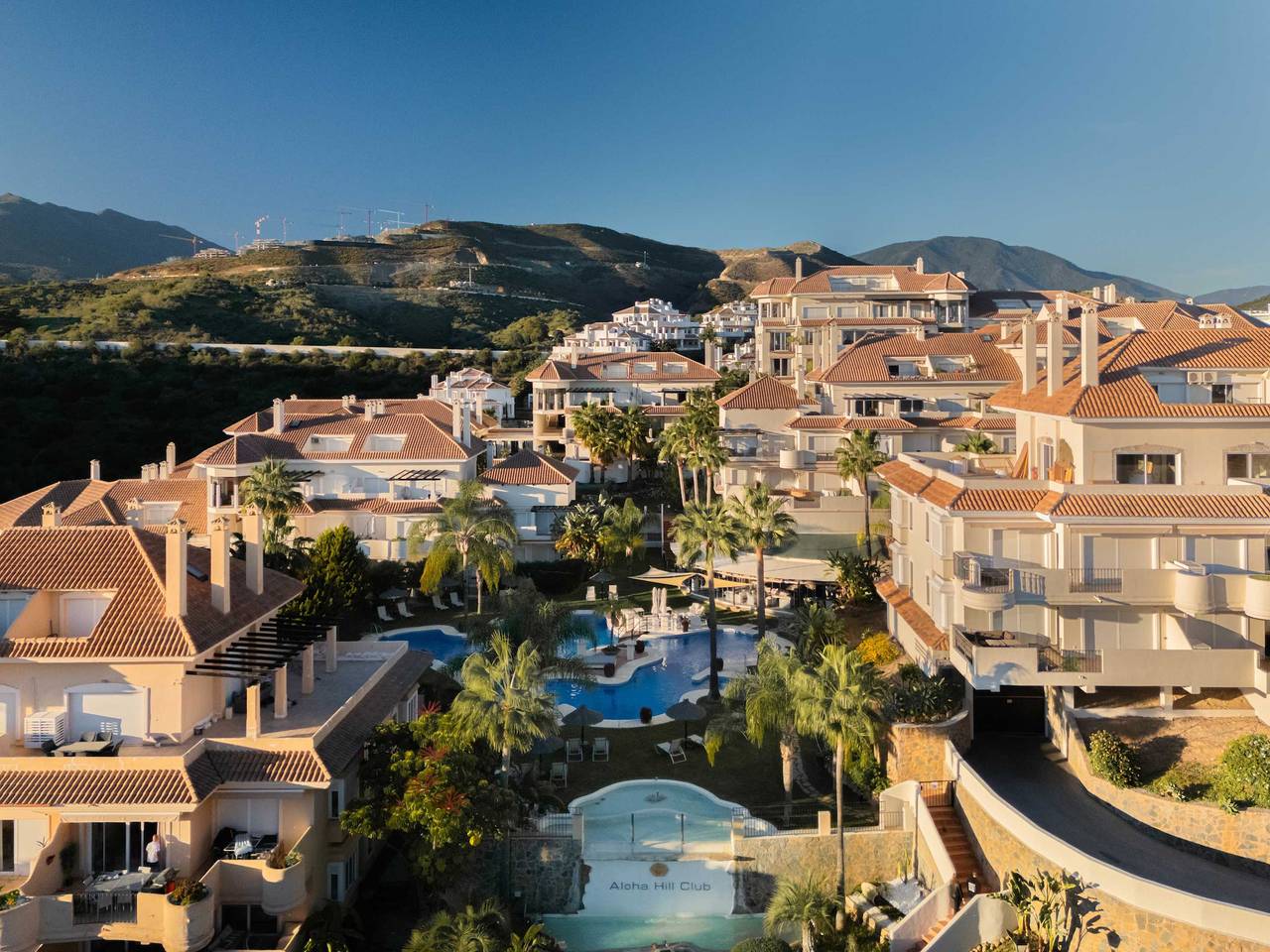 Entire apartment, Aloha Hills Club 3 | Luxury Retreat Pools Gym Spa in Nueva Andalucia Golf Valley, Marbella
