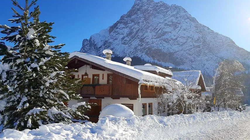 Residence per 4 persone, con piscina e panorama nonché giardino e sauna, con animali domestici - 1