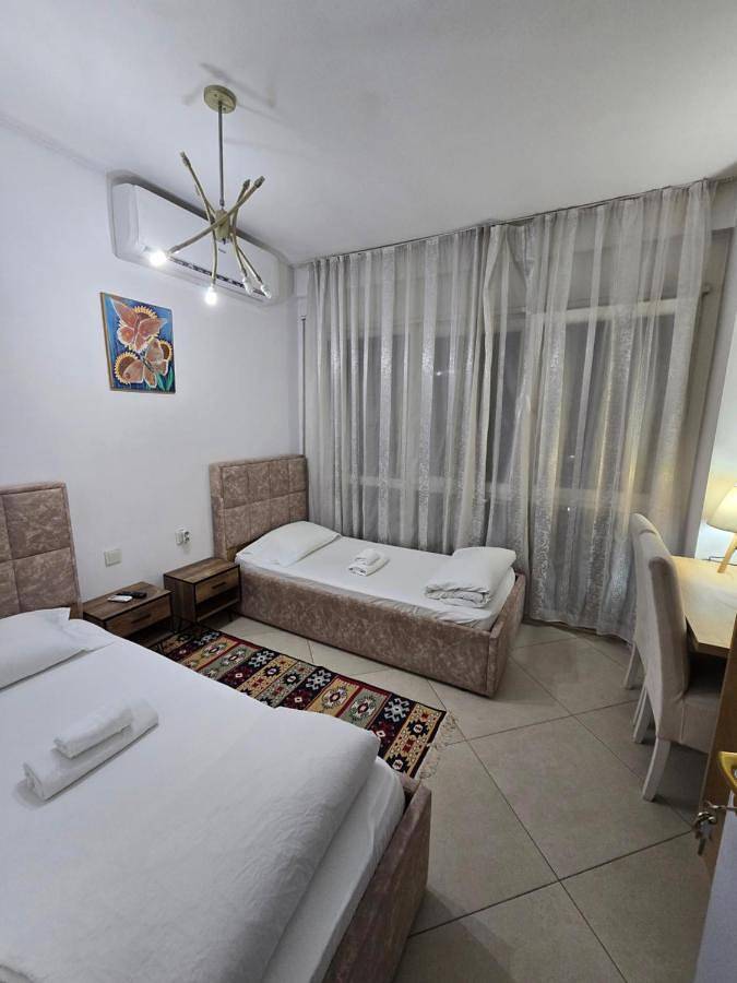 Chambre d’hôte pour 2 personnes, avec vue à Tirana