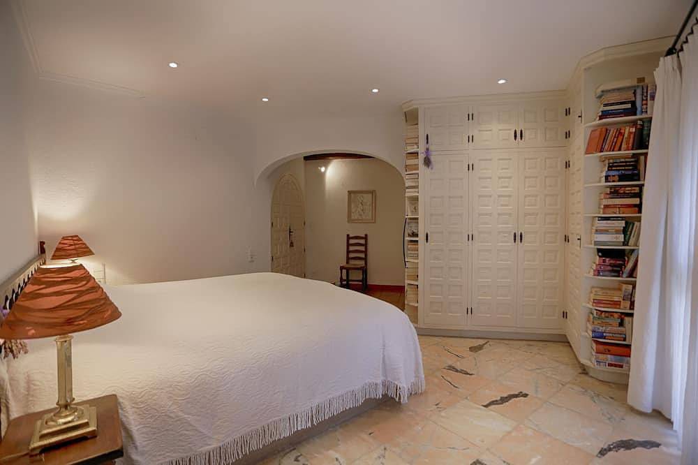 The Round House, extravagant, familienfreundlich und traumhaft schön gelegen.... in Benidoleig, Costa Blanca