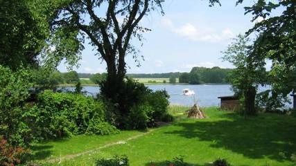 Ferienwohnung für 2 Personen, mit Garten und Seeblick in Mecklenburg-Strelitz